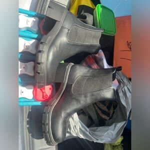 Women’s madden girl size 8.5 boots